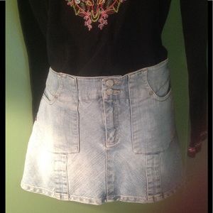 BCBG MAXAZRIA mini short jean skirt women's 6